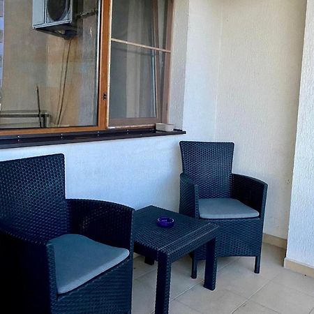Sky Modern 1 Bedroom Apt W Free Parking Boekarest Buitenkant foto