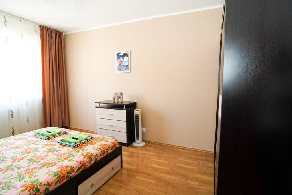 Sky Modern 1 Bedroom Apt W Free Parking Boekarest Buitenkant foto