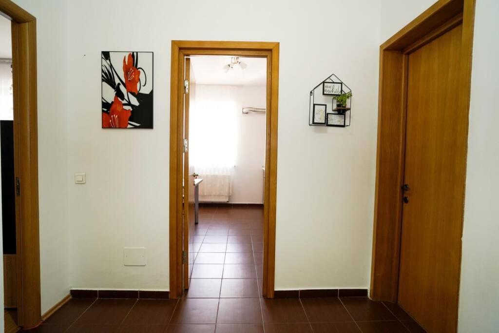 Sky Modern 1 Bedroom Apt W Free Parking Boekarest Buitenkant foto