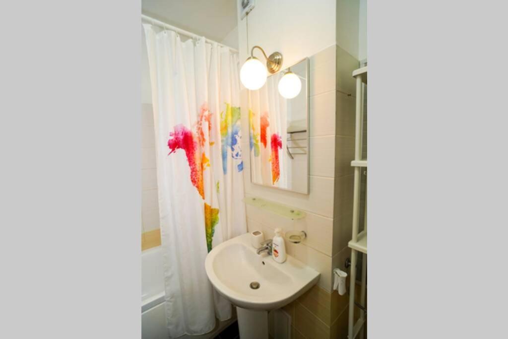 Sky Modern 1 Bedroom Apt W Free Parking Boekarest Buitenkant foto