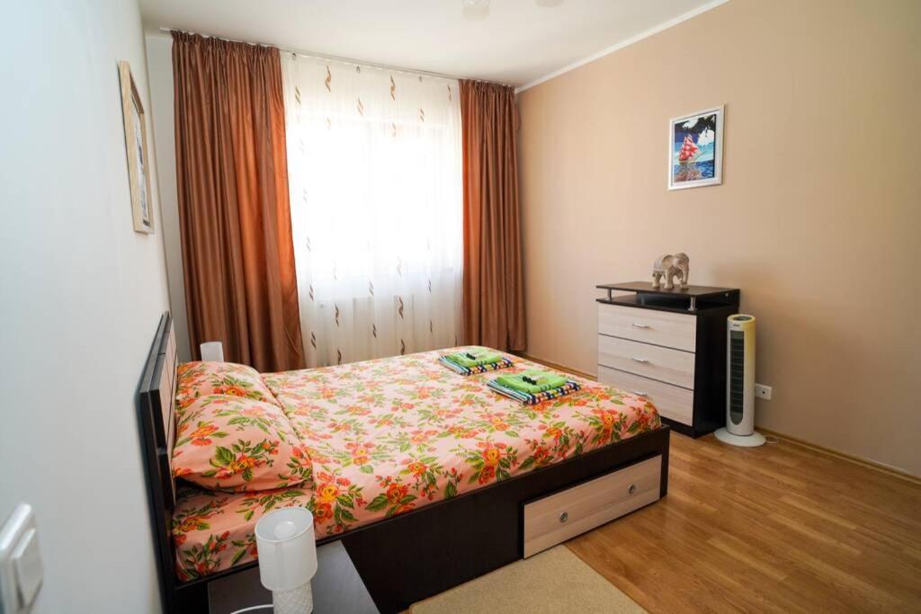 Sky Modern 1 Bedroom Apt W Free Parking Boekarest Buitenkant foto